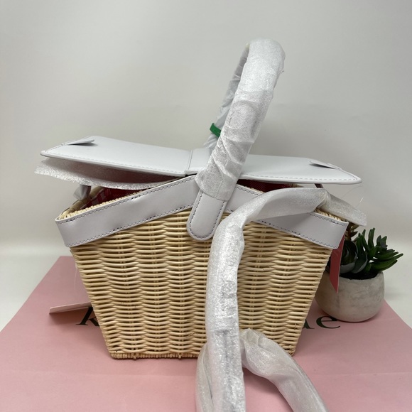 Kate Spade Picnic in the Park Basket - Picture 8 of 11